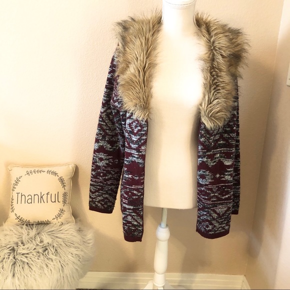 3/30 Forever 21 Faux Fur Maroon Cardigan - Picture 1 of 5